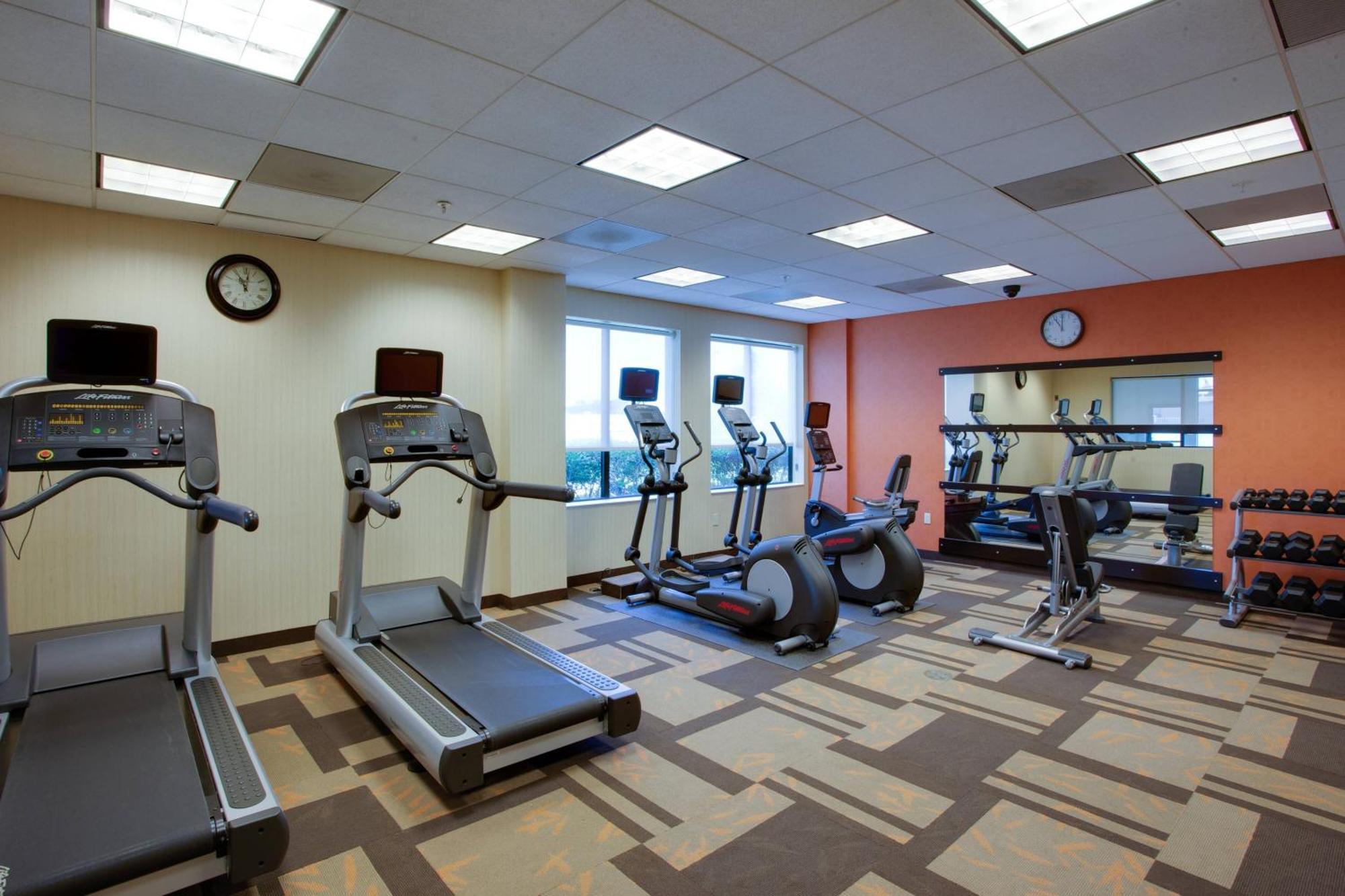 Courtyard Republic Airport Long Island/Farmingdale Otel Dış mekan fotoğraf